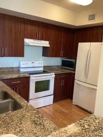 2421 NE 65th Street 506, Fort Lauderdale, FL 33308