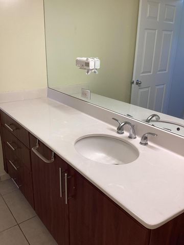 2421 NE 65th Street 506, Fort Lauderdale, FL 33308