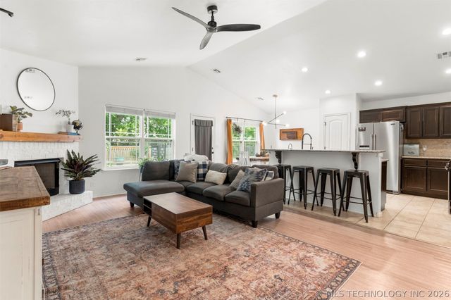 1916 N Kenosha Court, Tulsa, OK 74106