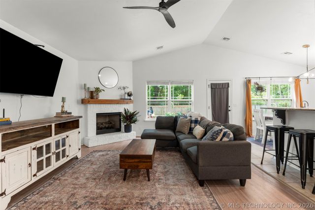 1916 N Kenosha Court, Tulsa, OK 74106