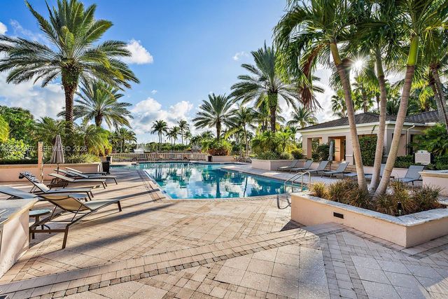 2803 N Sarento Place 108, Palm Beach Gardens, FL 33410