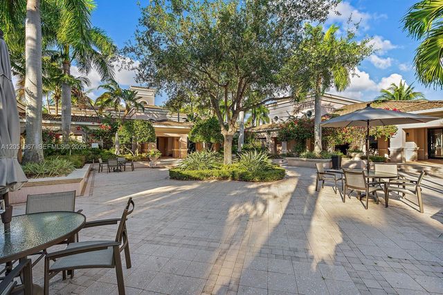 2803 N Sarento Place 108, Palm Beach Gardens, FL 33410
