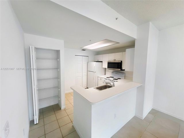 2803 N Sarento Place 108, Palm Beach Gardens, FL 33410