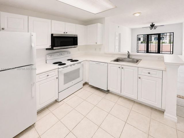 2803 N Sarento Place 108, Palm Beach Gardens, FL 33410