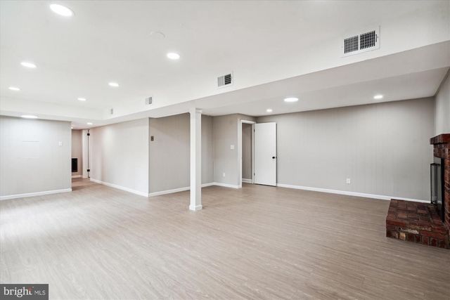 2226 WESTWOOD PL, Falls Church, VA 22043