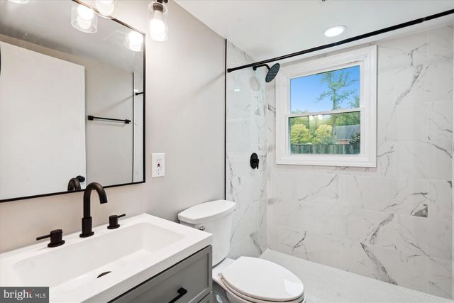 2226 WESTWOOD PL, Falls Church, VA 22043
