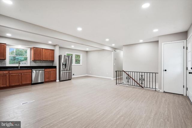 2226 WESTWOOD PL, Falls Church, VA 22043