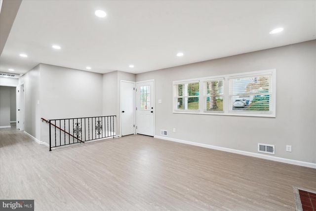 2226 WESTWOOD PL, Falls Church, VA 22043