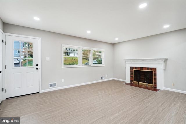 2226 WESTWOOD PL, Falls Church, VA 22043