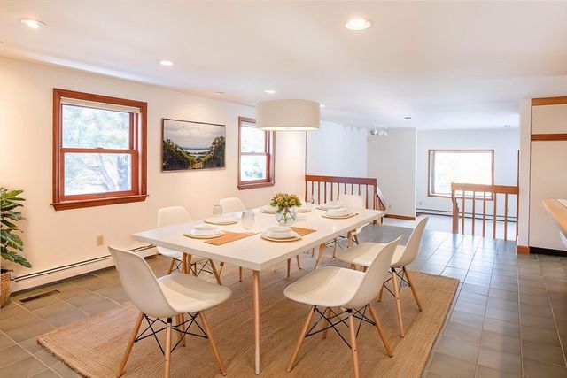 16 Meltiah Rd, Falmouth, MA 02540