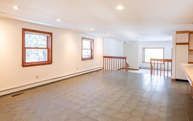 16 Meltiah Rd, Falmouth, MA 02540