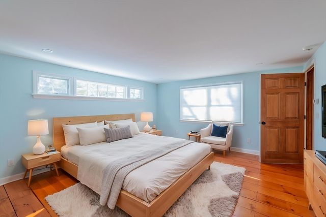 16 Meltiah Rd, Falmouth, MA 02540