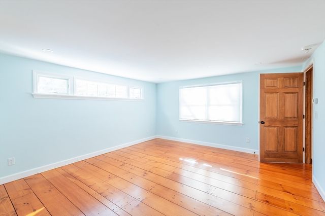 16 Meltiah Rd, Falmouth, MA 02540