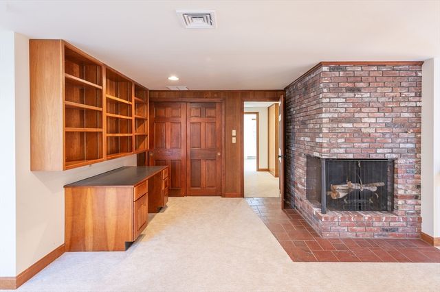 16 Meltiah Rd, Falmouth, MA 02540