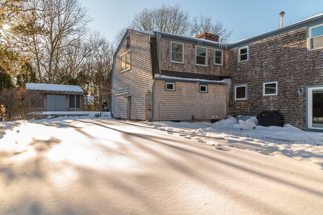 16 Meltiah Rd, Falmouth, MA 02540