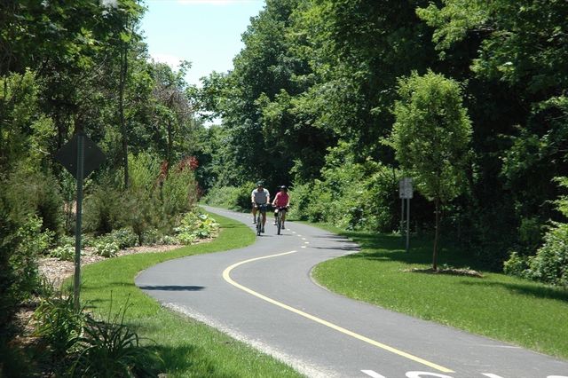 16 Meltiah Rd, Falmouth, MA 02540