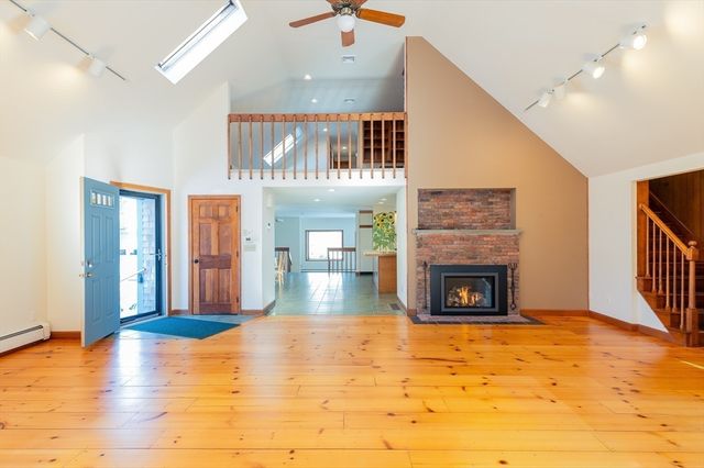 16 Meltiah Rd, Falmouth, MA 02540