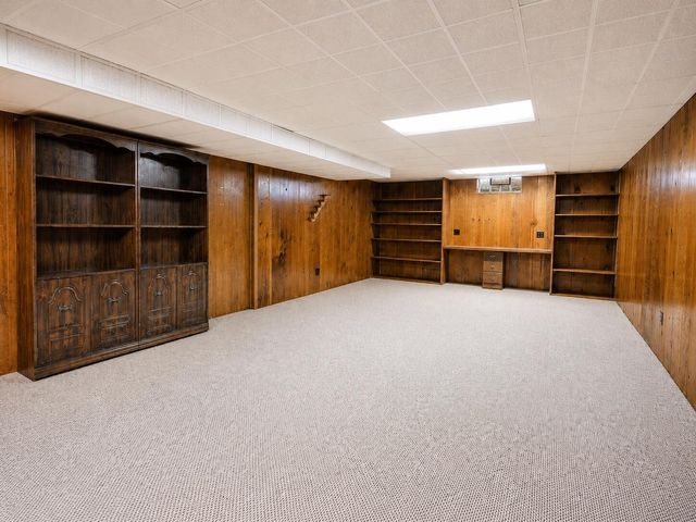 8210 Tapper Avenue, Munster, IN 46321