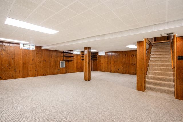 8210 Tapper Avenue, Munster, IN 46321