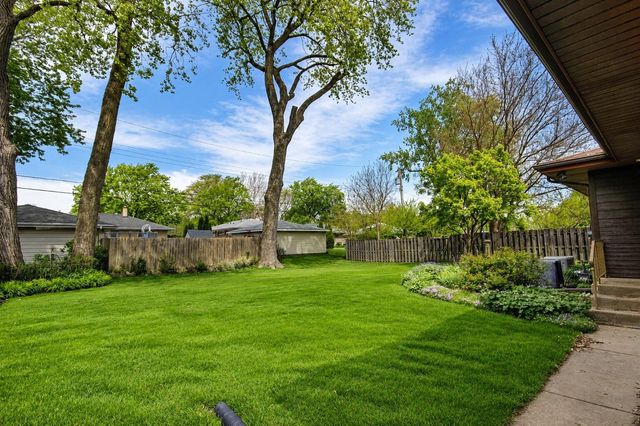 8210 Tapper Avenue, Munster, IN 46321