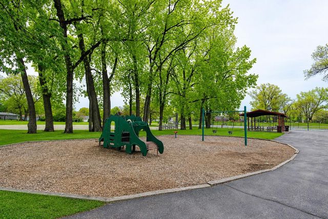 8210 Tapper Avenue, Munster, IN 46321