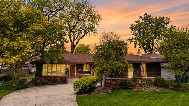 8210 Tapper Avenue, Munster, IN 46321