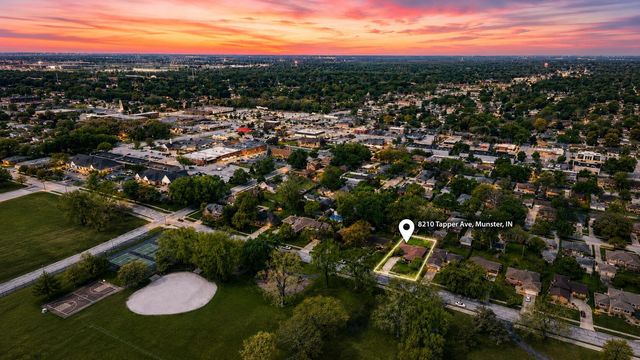 8210 Tapper Avenue, Munster, IN 46321