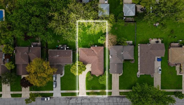 8210 Tapper Avenue, Munster, IN 46321