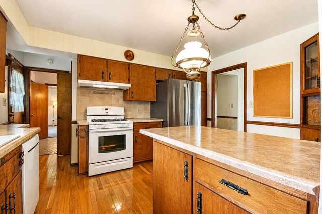 8210 Tapper Avenue, Munster, IN 46321