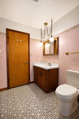 8210 Tapper Avenue, Munster, IN 46321