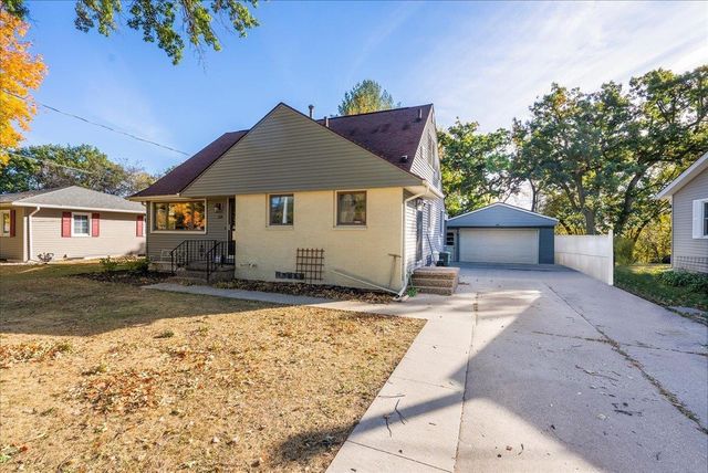 132 Desoto Avenue, Waterloo, IA 50701