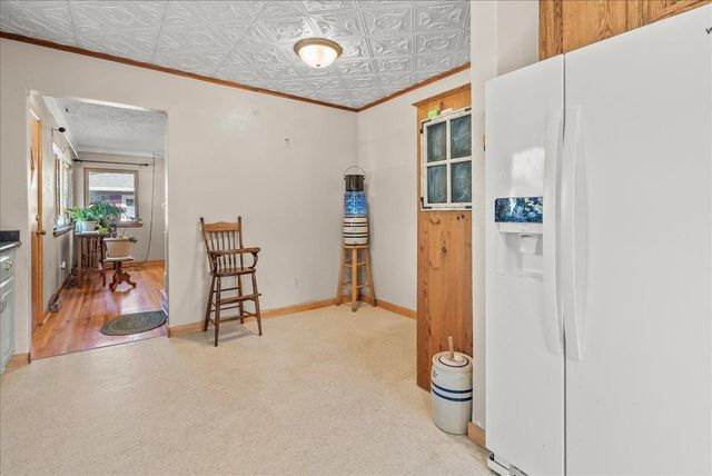132 Desoto Avenue, Waterloo, IA 50701