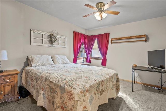 132 Desoto Avenue, Waterloo, IA 50701