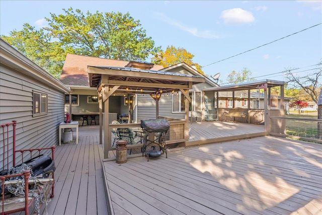 132 Desoto Avenue, Waterloo, IA 50701