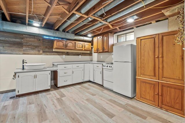 132 Desoto Avenue, Waterloo, IA 50701