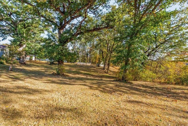 132 Desoto Avenue, Waterloo, IA 50701