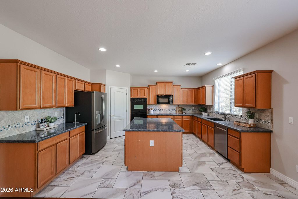 Image 12 of property listing at 2735 N 145TH Avenue, Goodyear, AZ 85395