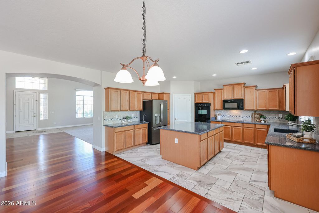 Image 9 of property listing at 2735 N 145TH Avenue, Goodyear, AZ 85395