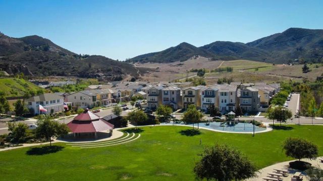 21715 Deer Grass Drive, Escondido, CA 92026