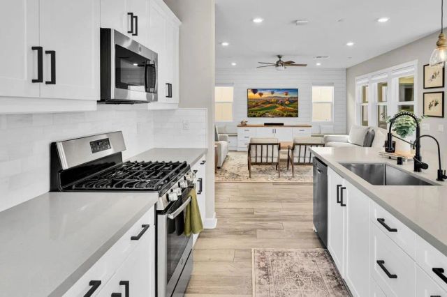 21715 Deer Grass Drive, Escondido, CA 92026