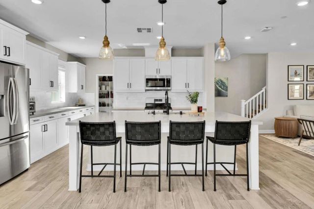 21715 Deer Grass Drive, Escondido, CA 92026