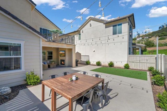 21715 Deer Grass Drive, Escondido, CA 92026