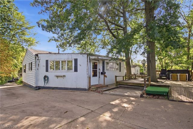 1377 Chippewa Avenue, Akron, OH 44305