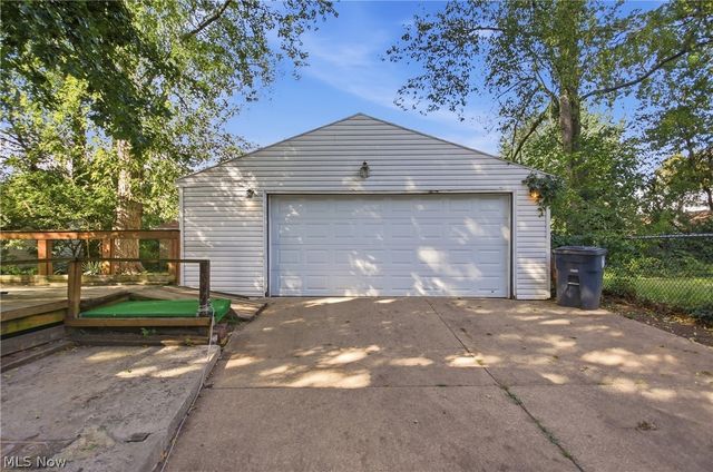 1377 Chippewa Avenue, Akron, OH 44305