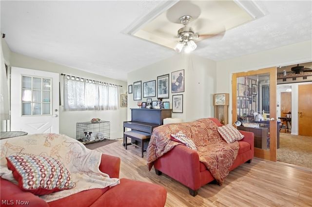 1377 Chippewa Avenue, Akron, OH 44305