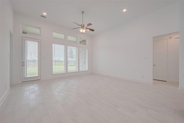 2825 Golden Isle Drive, Texas City, TX 77568