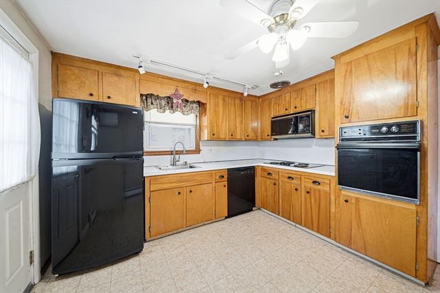 33 Fairchild Ave, Saugus, MA 01906