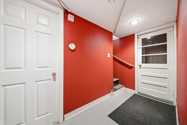 33 Fairchild Ave, Saugus, MA 01906