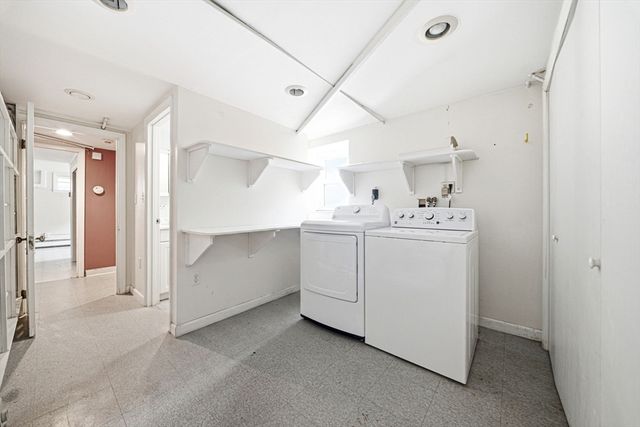 33 Fairchild Ave, Saugus, MA 01906