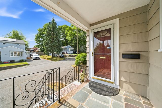 33 Fairchild Ave, Saugus, MA 01906